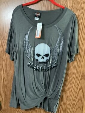 Harley-Davidson Grey Skull Wing Front-Knot Tee